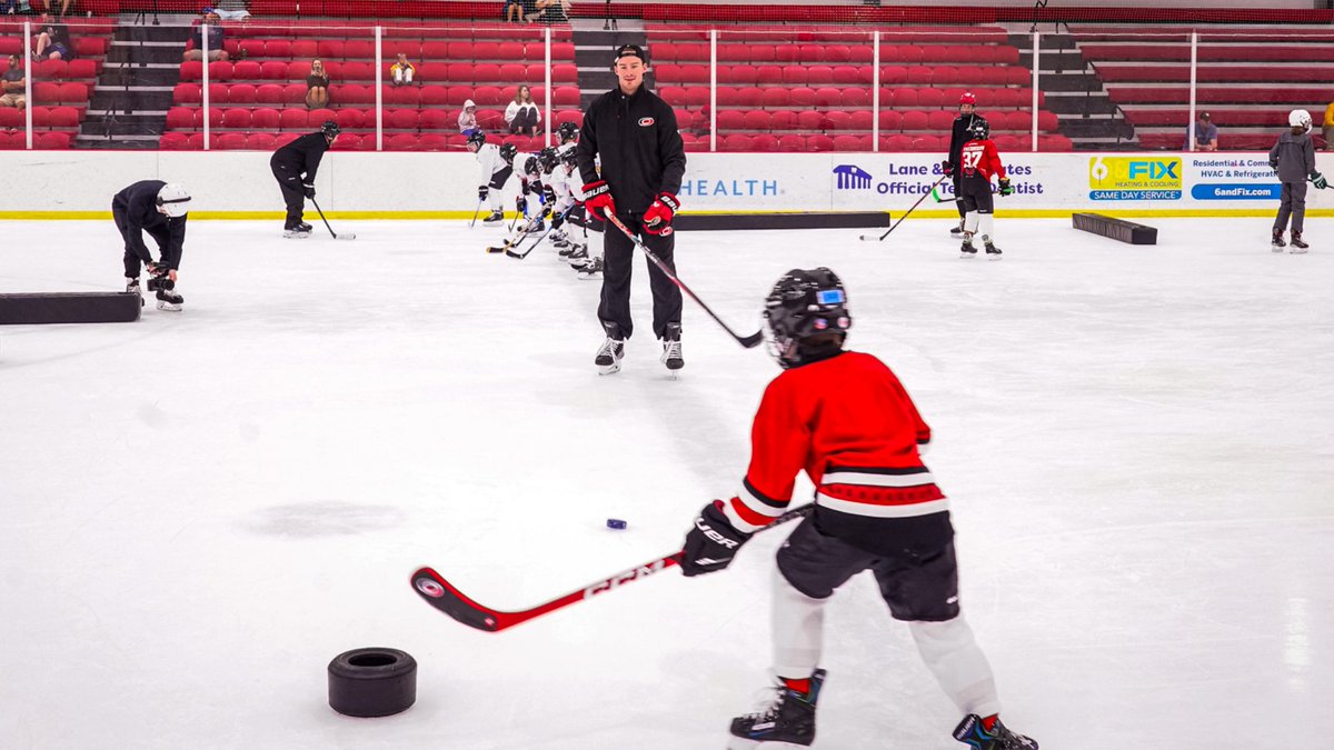 Svech surprising the kids of the First Goal program is the cutest thing you'll see today 🥹
