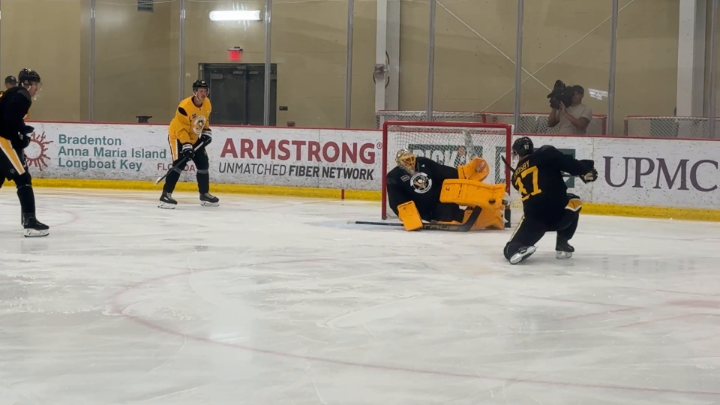 Marc-Andre Fleury's back stacking the pads with the Pittsburgh Penguins 💛 (🎥: Dan Kingerski)