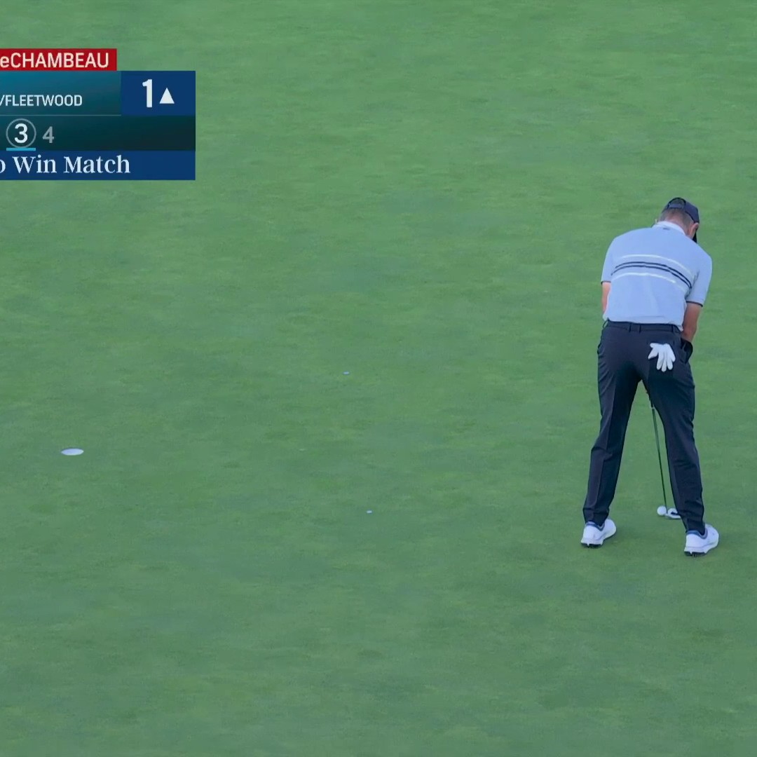 Justin Rose sinks a clutch birdie putt on No. 18 to win the full point for Europe. 🇪🇺