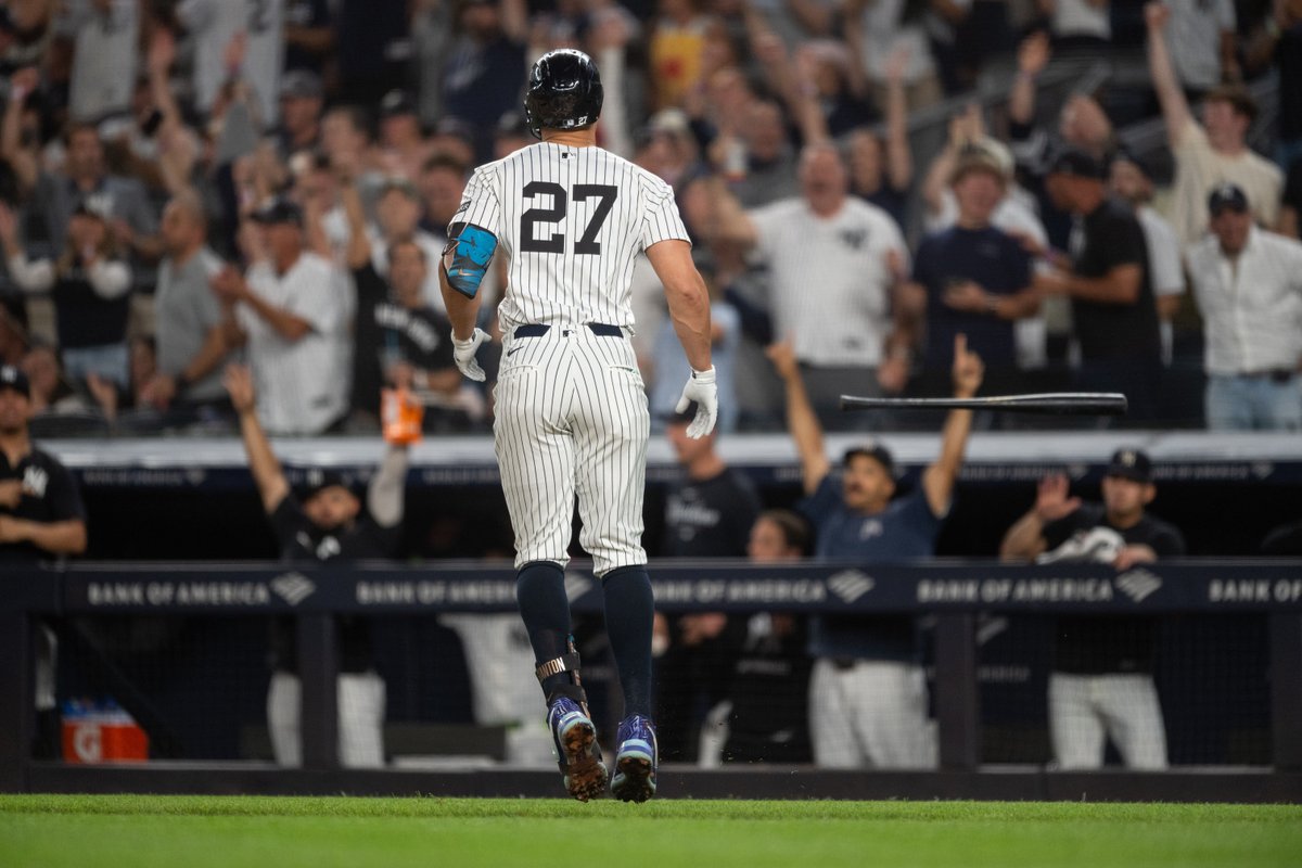 Giancarlo Stanton's second HR of the night is a 451-foot NO-DOUBTER 😳
