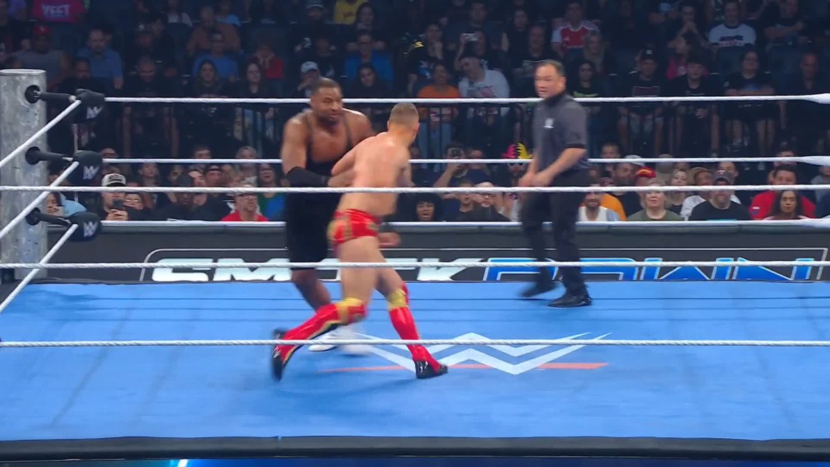.Carmelo Hayes and The Miz can't get on the same page! 😲