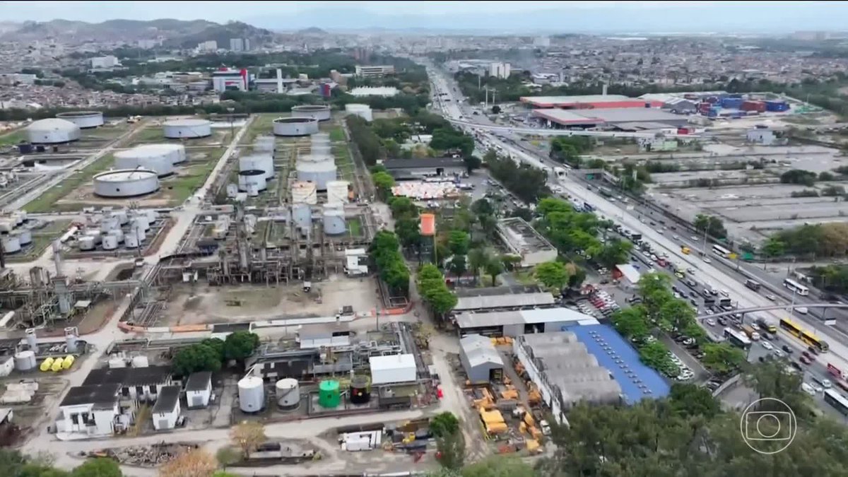 REFINARIA FANTASMA | Depois de uma operação da Receita Federal, a ANP interditou por tempo indeterminado a Refit. De acordo com a investigação, a empresa importava gasolina já refinada da Rússia e a declarava como nafta para sonegar impostos.
