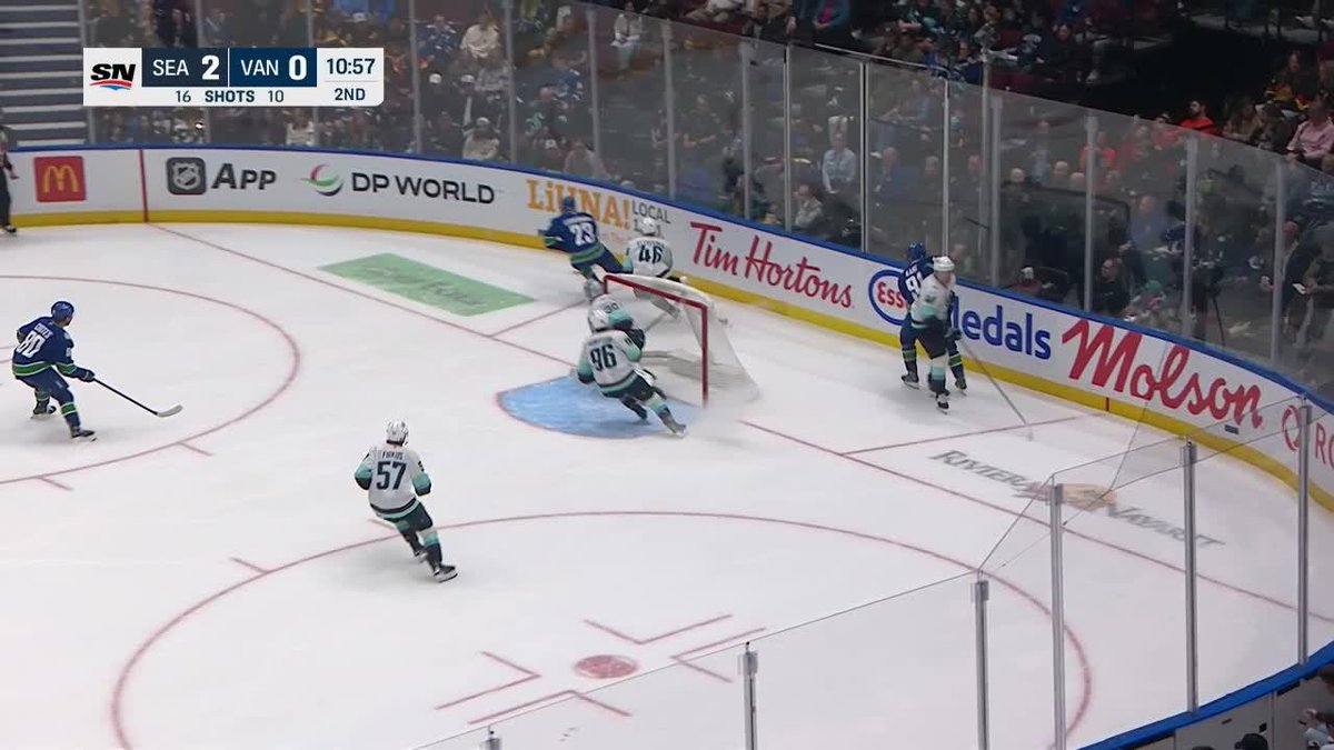 FIRST (unofficial) NHL GOAL FOR COOTES❗️