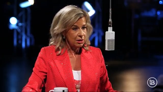 Want to talk about REAL freedom of speech violations? British comedian Katie Hopkins says she had to give up her kids to protect them from persecution: "[A man] took them away to safety, changed all of their names, and put them under a new address. Then I left to America."