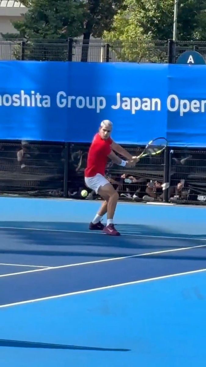 🎾#木下グループジャパンオープン🎾 現在 #アルカラス 選手が試合前のウォーミングアップ中🏃♀️ #木下JOテニス #kinoshitajotennis