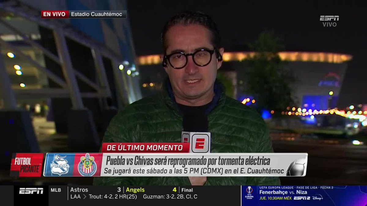 "Para el día de mañana hay 70 por ciento de probabilidad de lluvia a la hora del partido" ⛈️ Hay riesgo de que otra vez la lluvia haga de las suyas para el juego entre Puebla y Chivas. Disfruta Futbol Picante en #DisneyPlus 📺