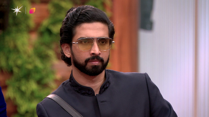 Salman ne li Amaal ki class, kya isse badlega uska game khelne ka andaaz? 🤔 Dekhiye #BiggBoss19, Mon-Sun raat 9 baje JioHotstar aur 10:30 baje ColorsTV par. #Vaseline #AppyFizz Danube Properties Citroën India VZY {BB, Bigg Boss, BB19, Bigg Boss 19, Weekend Ka Vaar} Salman Khan Gaurav Khanna Awez Darbar Abhishek bajaj Nehal Chudasama Baseer Ali Tanya Mittal Ashnoor Kaur Syed Zeeshan Quadri Kunickaa Sadanand #PranitMore The MriDul #NeelamGiri Farrhana Bhatt Amaal Mallik Shehbaz Badesha