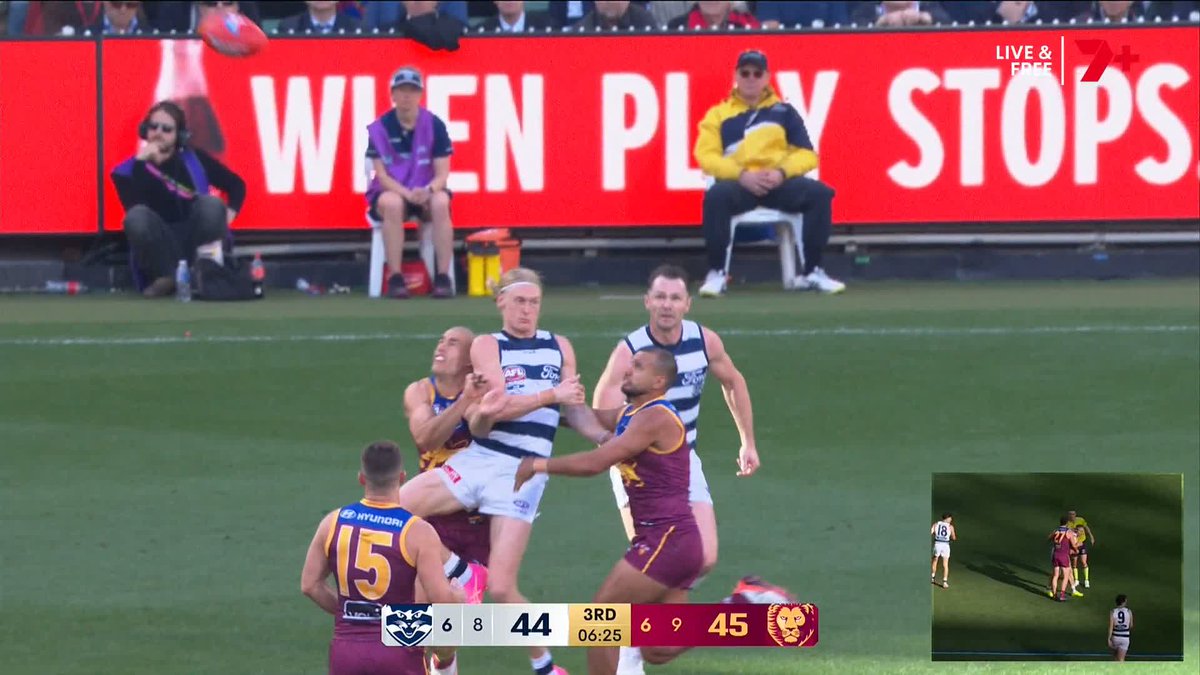 Hopefully Starcevich is okay, he's had a history of concussions... #AFLGF