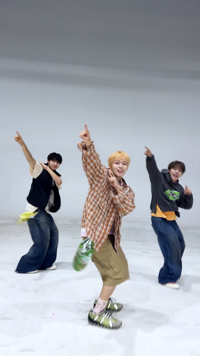 널 본 순간 반했어 난 - 🌻 #아마루 #주왕 #케이주 #Amaru #Juwang #Keiju #KickFlip #킥플립 #My_First_Flip #처음_불러보는_노래