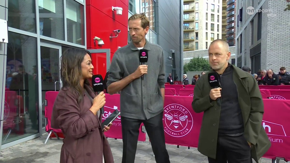"Timing's unusual... but the writing was on the wall for Graham" Joe Cole and @PeterCrouch react to West Ham sacking Graham Potter ❌ 🎙Jules Breach | 📺 TNT Sports & discovery+ UK