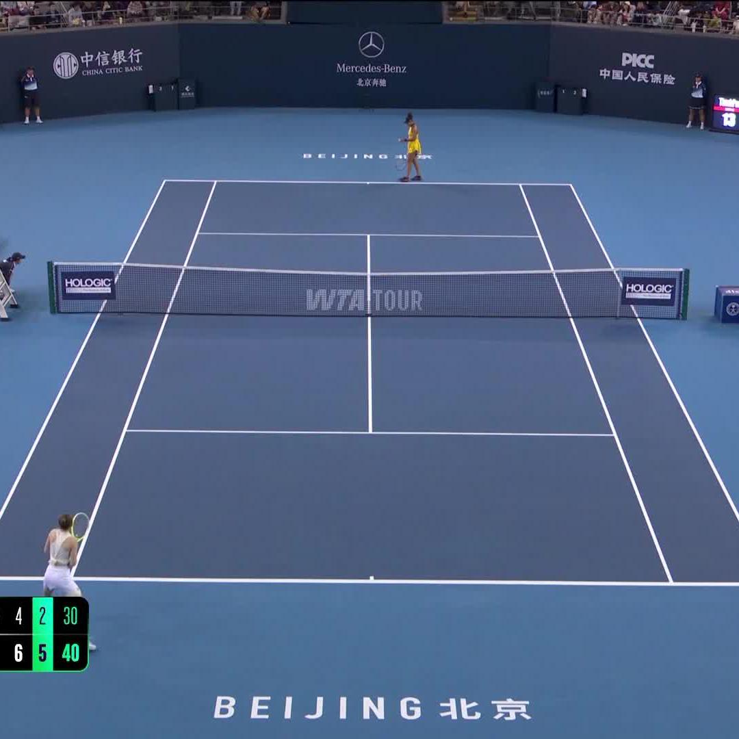 An incredible moment! 💥 Aliaksandra Sasnovich comes from a set down to defeat No.12 seed Osaka 1-6, 6-4, 6-2. #2025ChinaOpen