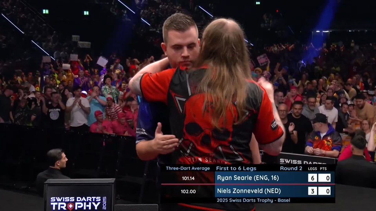 SEARLE WINS A STORMER! 🔥 Ryan Searle kicks off Saturday's action in style, defying a 102 average from Niels Zonneveld to progress with a ton-plus average of his own! 📺 #ET13 | R2