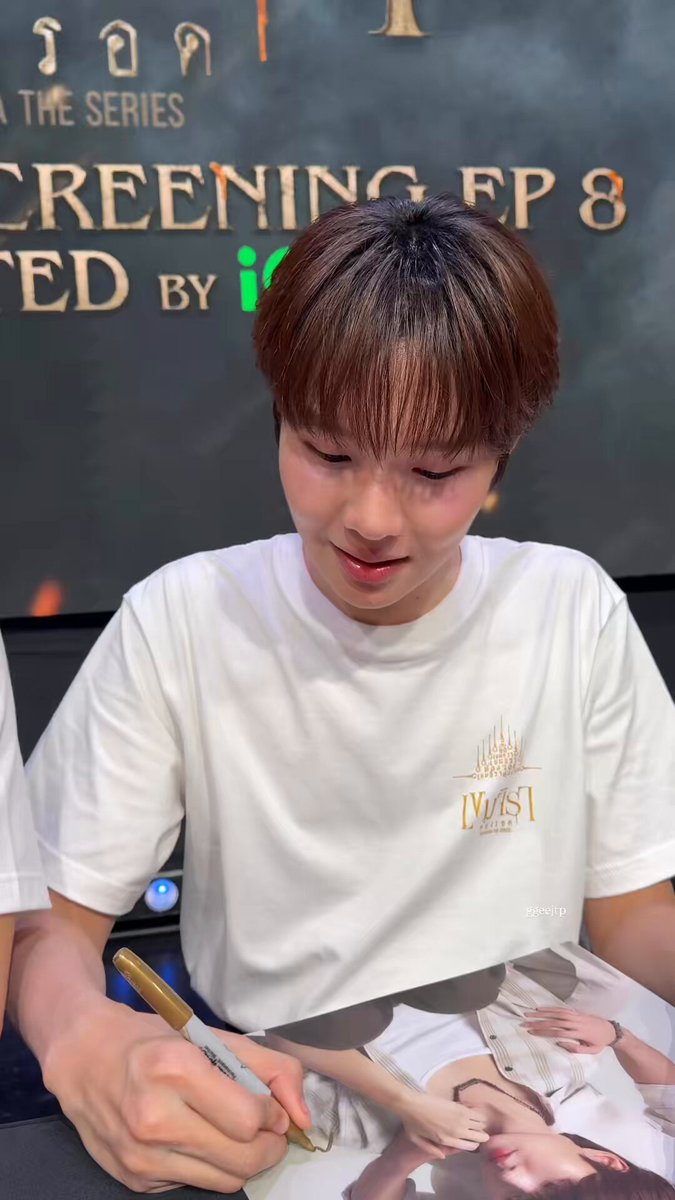 me : boyfriend แปลว่าอะไรคะ 🐰 : แฟนครับ me : ไม่ใช่พี่เก่งหรอคะ 🐰 : 555555555 โบรวววว 🦆 : ของพี่คือ boy love Harit_keng (DuckMan 🦆) Namping #เขมจิราต้องรอดseries #KhemjiraTheSeries #KengNamping #เก่งน้ำปิง