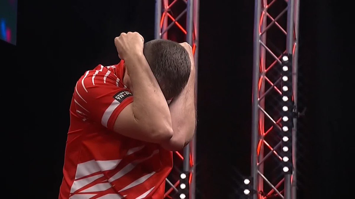 RATAJSKI ONE STEP CLOSER! 🇵🇱 Krzysztof Ratajski claims a HUGE win in his bid for World Grand Prix qualification! The Polish Eagle survives three match darts to win a topsy-turvy affair against Mike De Decker! 📺 #ET13 | R2