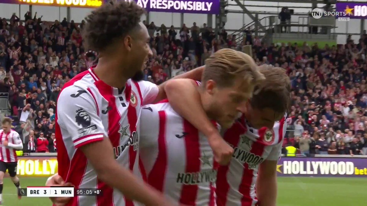 Mathias Jensen gets Brentford's third goal against Man United in the 95th minute! A thunderous strike ⚡️ 📺 TNT Sports &amp; discovery+ UK
