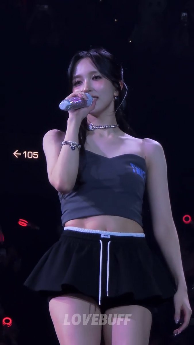 MINA IN THIS LOOK SHE'S SO GORGEOUS