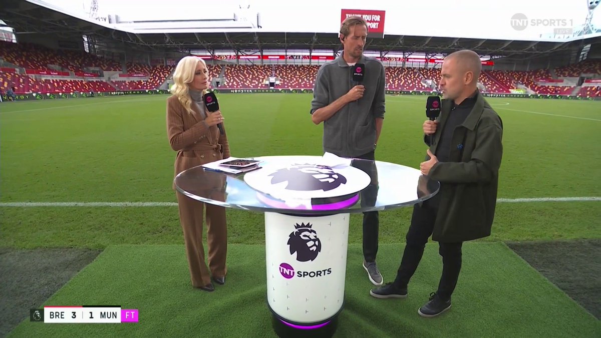 “To pull on a Man United shirt now, it’s the heaviest shirt in world football” Joe Cole speaks on the culture change he believes Man United need to succeed again 🔊 🎙Lynsey Hipgrave | 📺 TNT Sports &amp; discovery+ UK