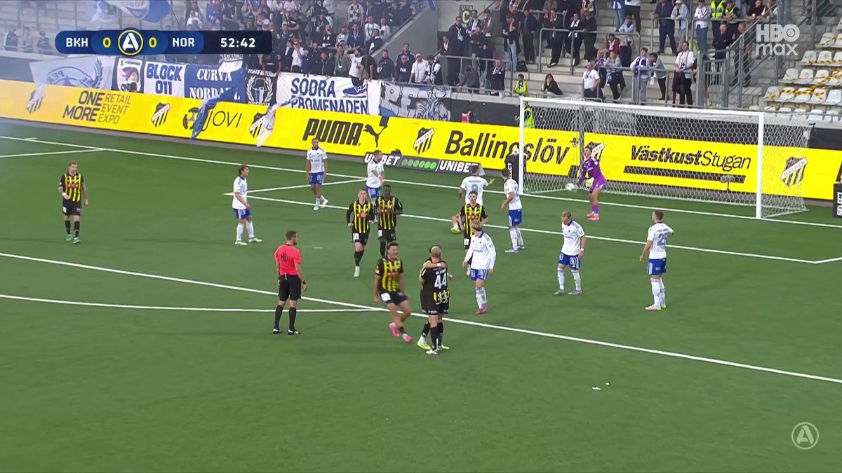 1-0 BK Häcken! Pekings Max Watson nickar bollen in i eget mål efter Amor Layounis inspel 🟡⚫ 📲 Se matchen på HBO Max