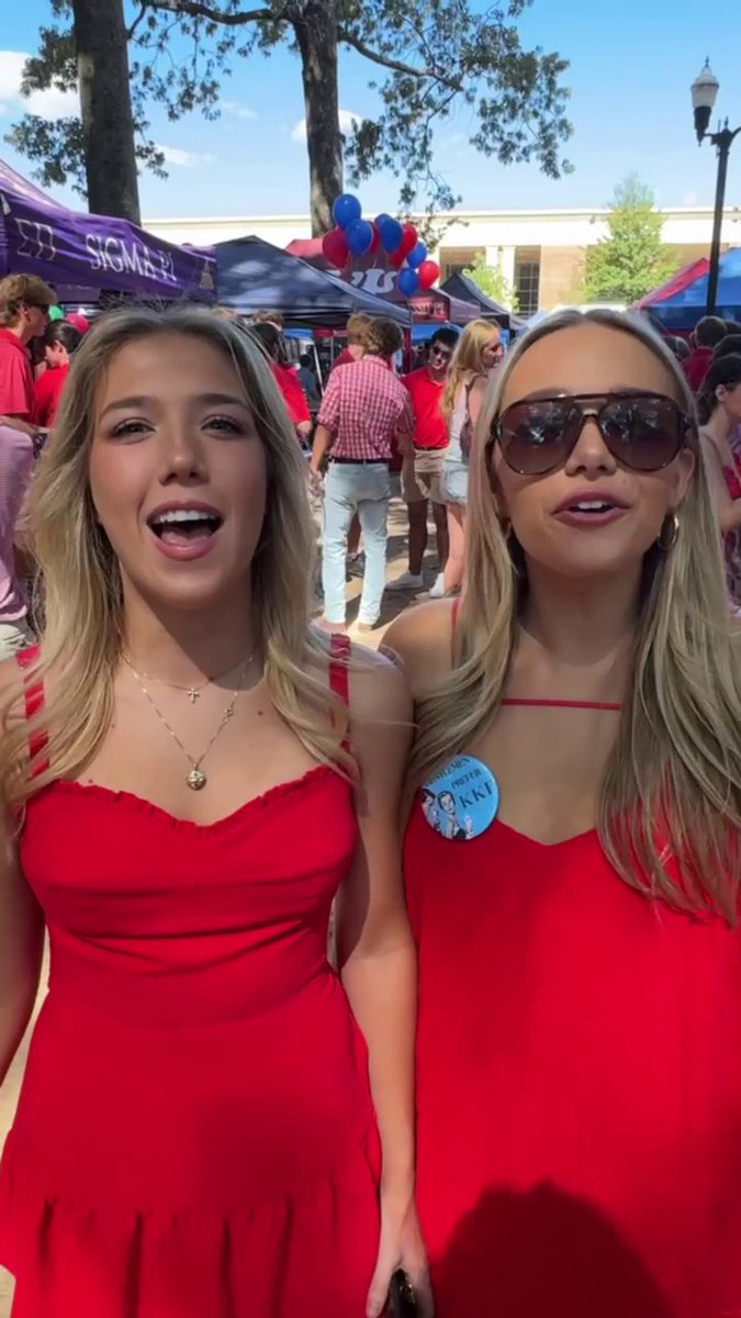 WAIT FOR THE SWITCH UP AT THE END 🤣 Ole Miss and LSU fans said one nice thing about each other 😂