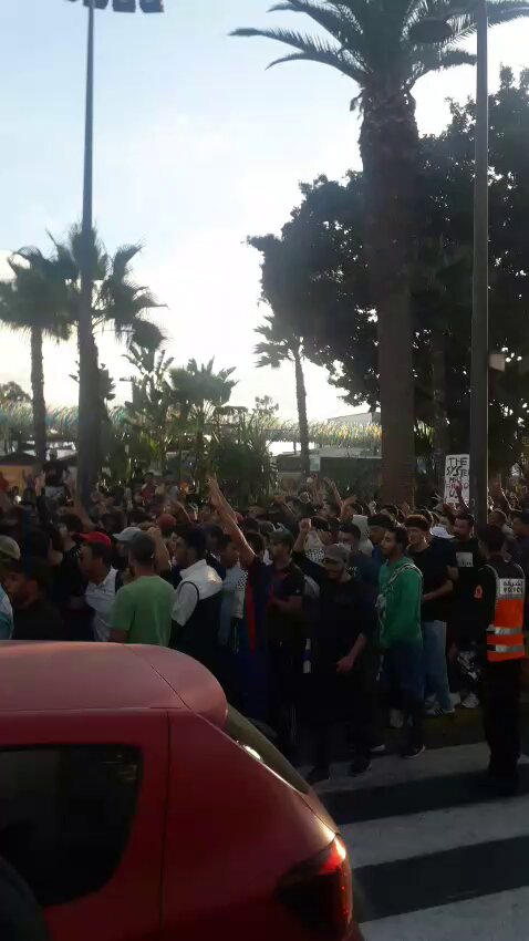 rabat maroc morocco Genz212 #genzz212 نجح شبابنا في الوصول للشارع وايصال صوتهم بطريقة حضارية رغم بعض الاكراهات . الشعب يريد اسقاط الفساد