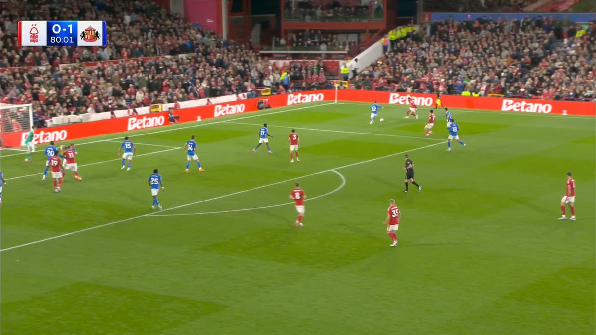 Chris Wood comes dangerously close but can't find the back of the net 🤯