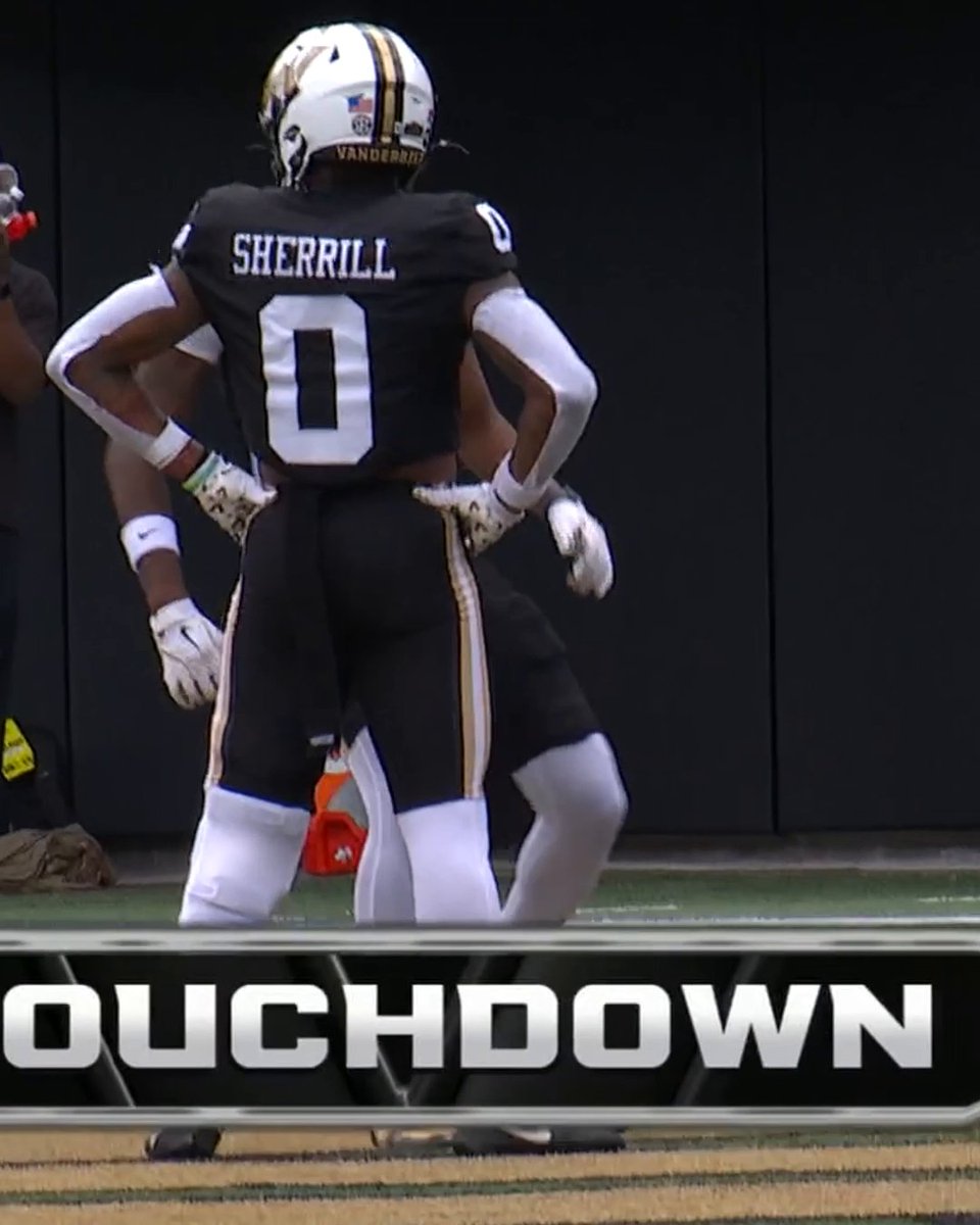 JUNIOR SHERRILL WITH 3 TDs IN THE FIRST HALF FOR Vanderbilt Football 😤