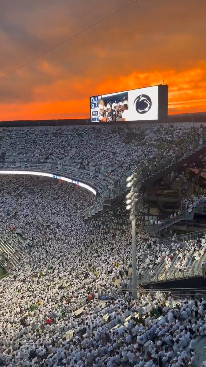 There's nothing like a Penn State white out 🔥 (via Bryan Fischer)