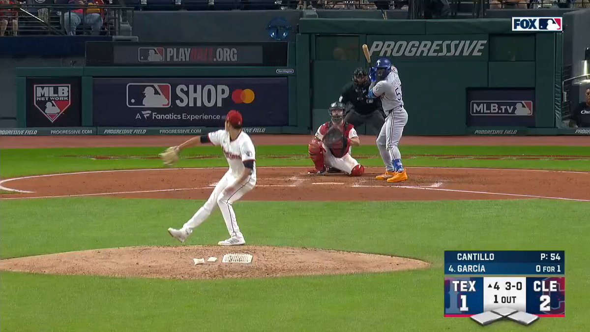 433 feet 110 MPH Adolis García unloads to tie the game!