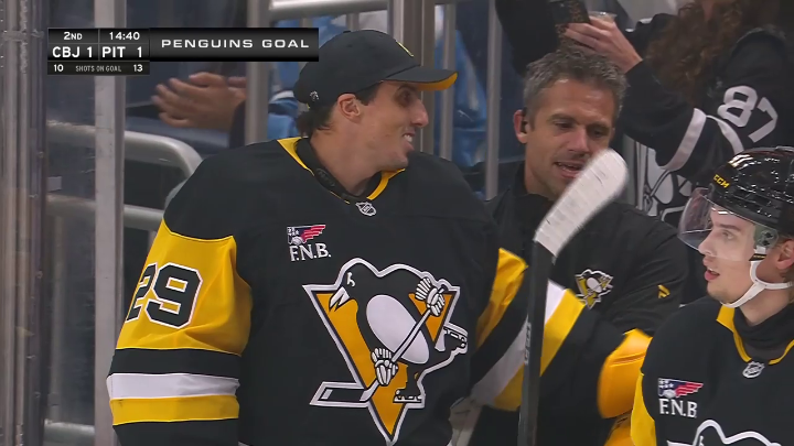 Sid gets the Pittsburgh Penguins on the board on Flower's special night 🔥
