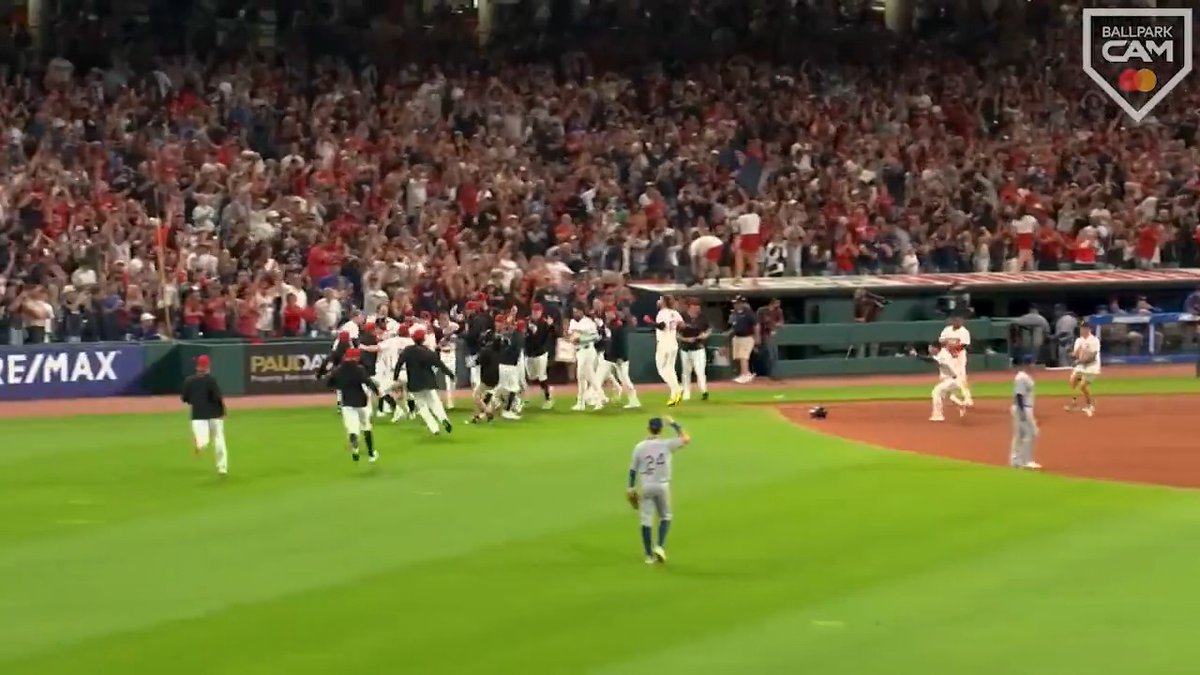 What a scene! 🎥 Mastercard #BallparkCam | #GuardsBall