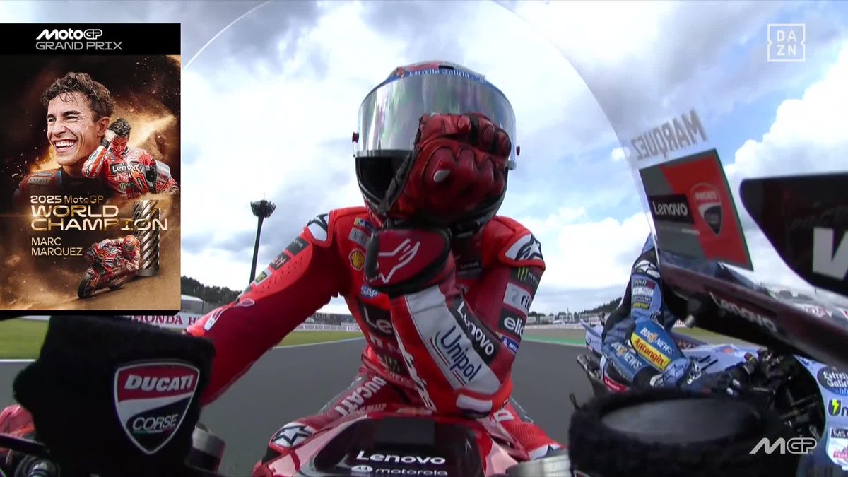 TE VIMOS CAER, TE VEMOS GANAR Y AHORA LLORAMOS CONTIGO 🥺❤️ ¡QUÉ IMAGEN! TODOS LOS PILOTOS FELICITANDO A UN CAMPEÓN QUE NO PUEDE CONTENER LAS LÁGRIMAS 👏 Marc Márquez #JapaneseGP 🇯🇵 #MotoGP 🏁