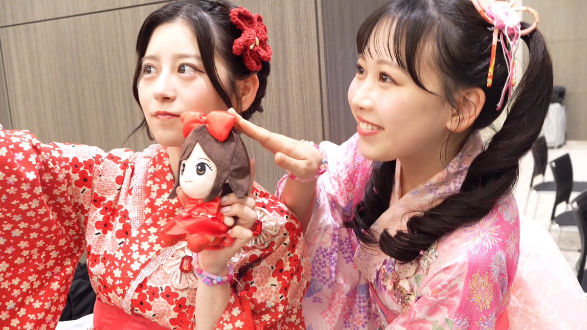 《大特典会であまれん姉妹を発見👭》 ❤️月足天音 月足天音 (FRUITS ZIPPER) 🩷松本かれん 松本かれん( FRUITS ZIPPER ) 🎧『JAM』を聴く #FRUITSZIPPER #ふるっぱー