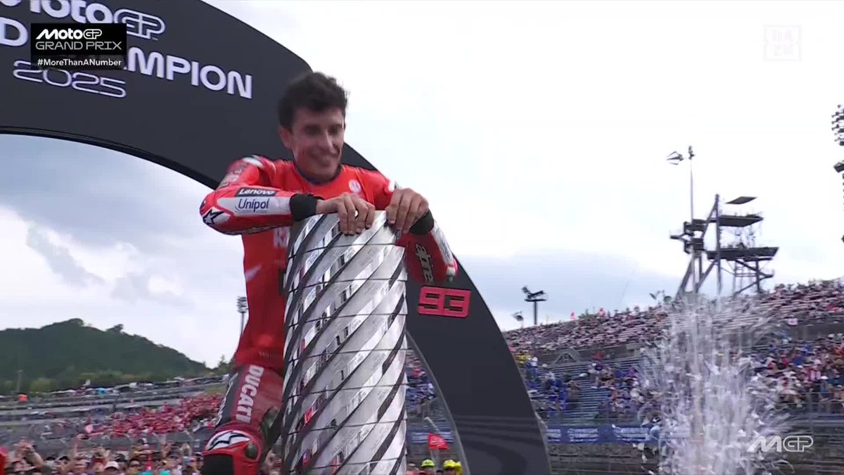 NO SE ACORDABA NI DE CÓMO SE PONÍA LA PLACA 🤣🤣🤣🤣 ERES DEMASIADO GRANDE Marc Márquez #JapaneseGP 🇯🇵 #MotoGP 🏁