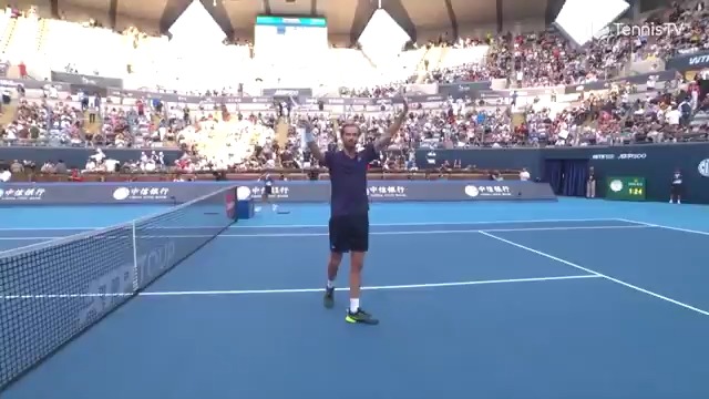 Quarter-final bound ✈️ Daniil Medvedev flies past Davidovich Fokina 6-3 6-3 to return to the final eight in Beijing. @chinaopen | #2025ChinaOpen