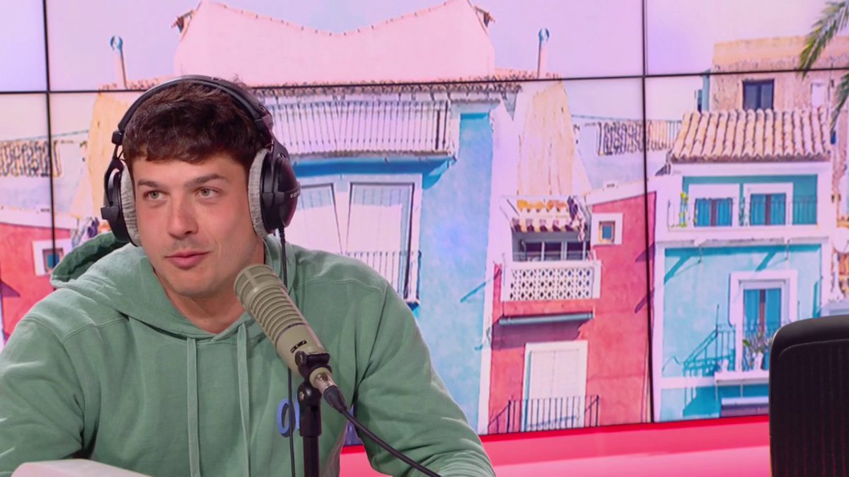 ๐ฌ Paris sous pression avant le Barรงa - Maxime Pauty : "ร la Supercoupe d'Europe contre Tottenham, tu envoies ta CFA. ร un moment, il faut choisir tes objectifs." - Stephen Brun : "Tu peux pas faire รงa. Cโest pas le championnat du monde de la gendarmerie."