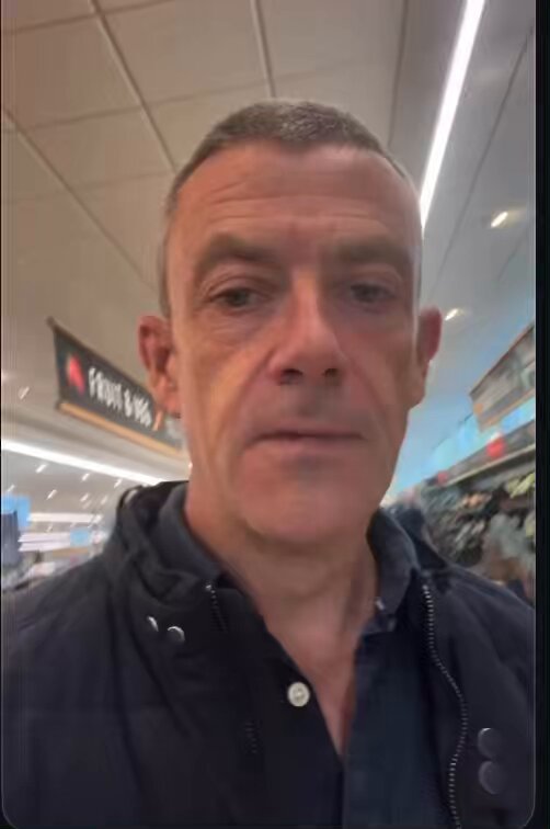 Great video from Mick Kelly highlighting the manipulation of supermarkets that lead you to believe you are buying Irish. The majority of the fruit and veg on shelves are imported from foreign countries even though they grow here in abundance. What a shame Aldi Ireland
