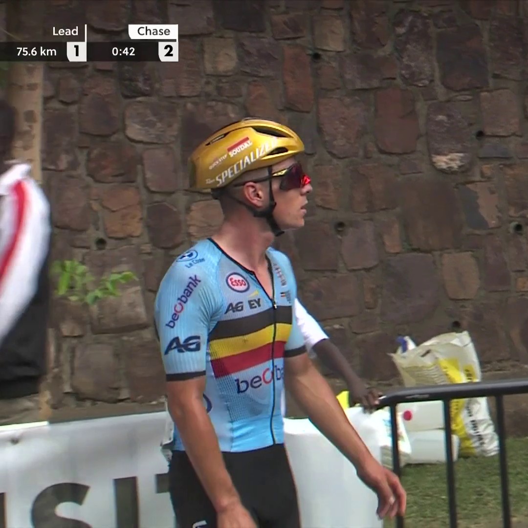 Pas content le Remco ! Evenepoel s'agace sur un changement de vรฉlo bien trop long ร son goรปt... Regardez le dรฉnouement des Championnats du monde sur Eurosport #LesRP #Kigali2025