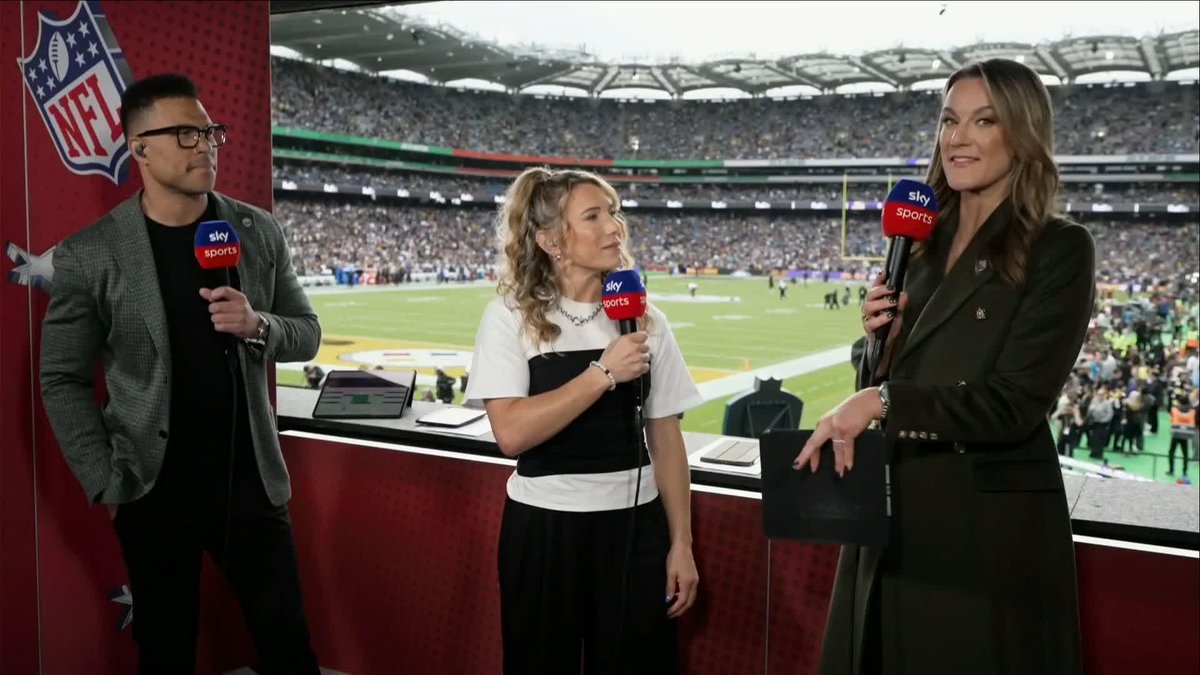 "It's a party everywhere!" ๐ฅณ NFL fever has hit Dublin as the Vikings prepare to take on the Steelers! ๐