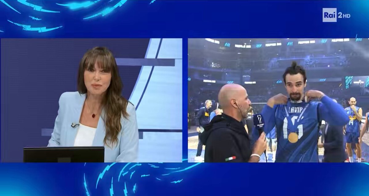 Questo video del capitano Simone Giannelli piangendo perché non hannk avuto Danielino Lavia lì con loro per quell'infortunio e Daniele piangendo in studio di rimando. Una piccola parte del mio cuore si è spezzata 💔❤️‍🩹 #Italvolley #Italiabulgaria