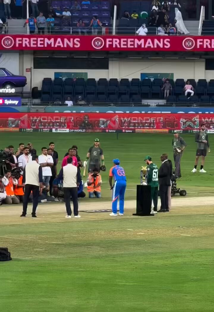 Once again, suryakumar Yadav refused to shake hands with the Pakistani captain joker Salman Ali Agha at the toss, humiliating him yet again.🤡😂 #INDvsPAK