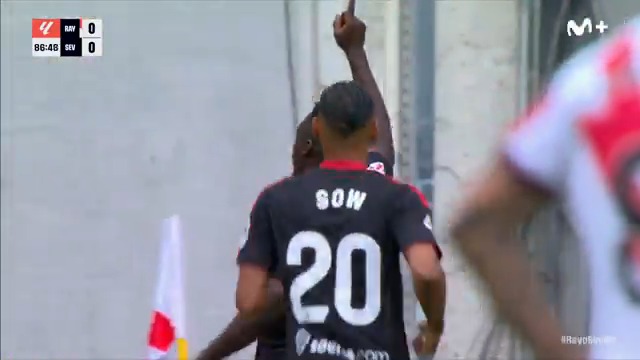 Sin entradas visitantes en Vallecas. Pues ha sonado el gol del Sevilla Fútbol Club a pesar de las trabas.