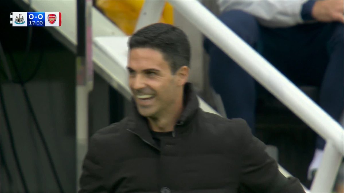 Mikel Arteta can't believe it! Arsenal are awarded a penalty after Viktor Gyökeres was brought down by Nick Pope, before VAR overturned the decision ❌