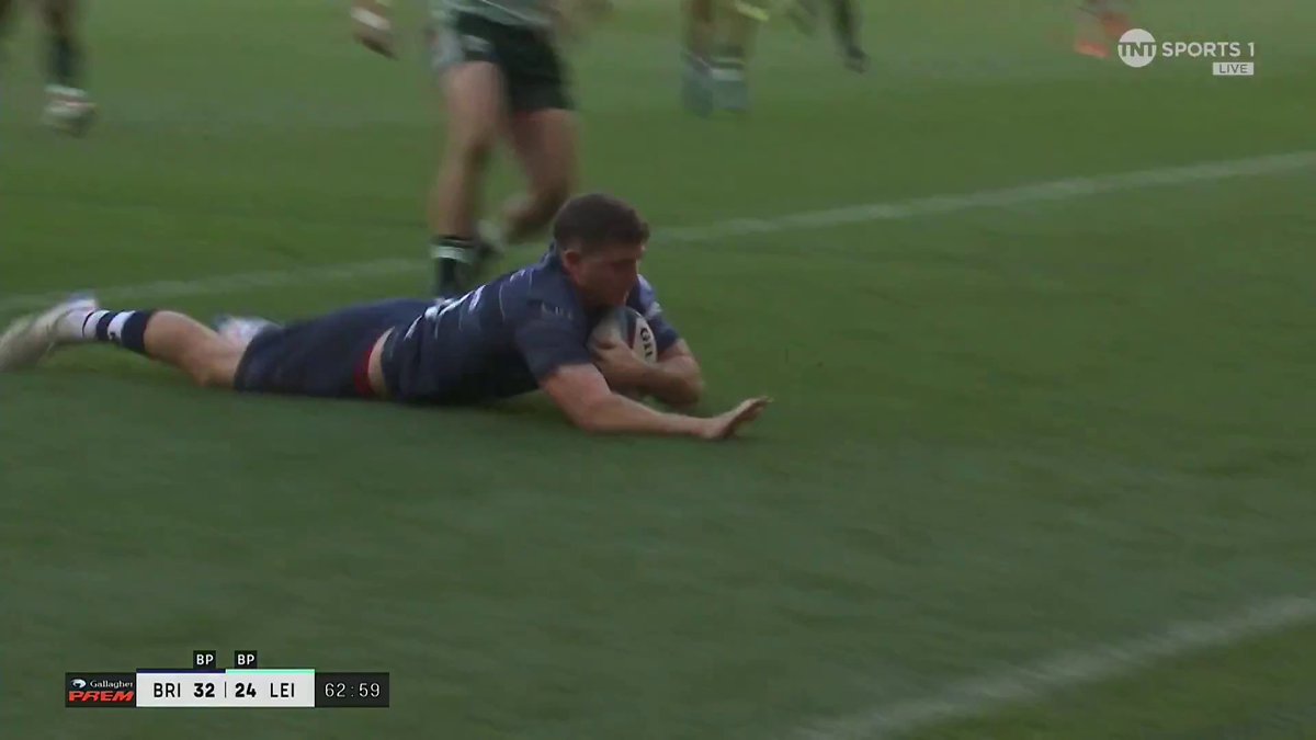 How about that line 🙌 A #PREMRugby debut score for Bristol's Josh Carrington, and it's a beauty. 📺 TNT Sports &amp; Discovery+