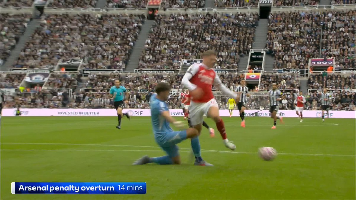 "I was surprised it got overturned!" Les Ferdinand and Jamie Redknapp share their views on the Arsenal penalty overturn decision 💭