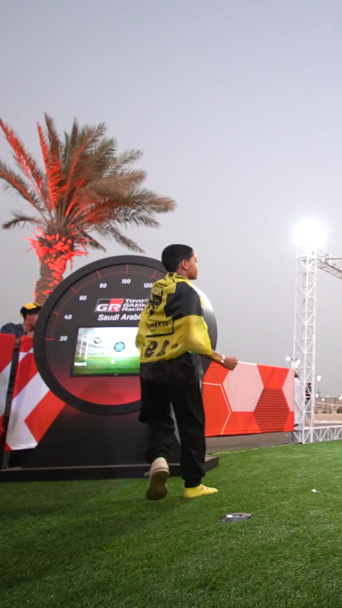 في منطقة المشجعين، الهتافات ما وقفت وحماسكم ما حدته أي حدود! مع جماهير الاتحاد والنصر عشنا أجواء مختلفة، وهذا ملخص لأجمل اللحظات اللي جمعتنا معكم في منطقة المشجعين