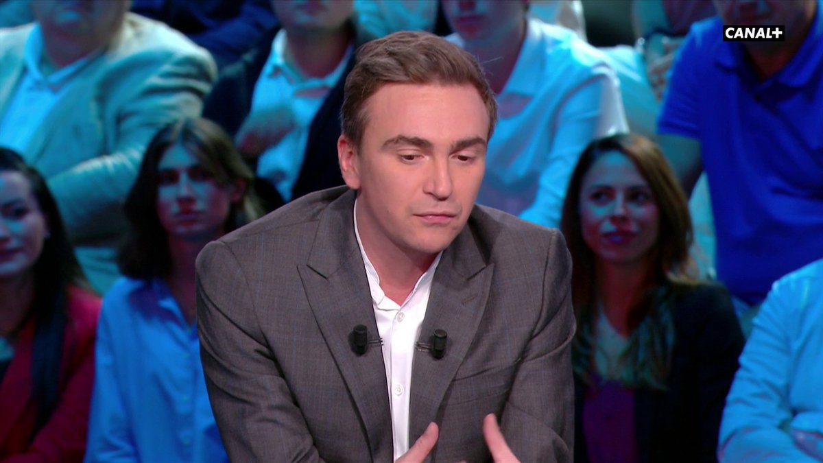 "J'aimerais qu'on voit dans le jeu ce que Roberto De Zerbi nous promet" âªïžðµ Bertrand Latour en attend plus de l'entraîneur de l'OM sur le terrain, et vous ? On en discute dans le #CFC ! ð£ïž