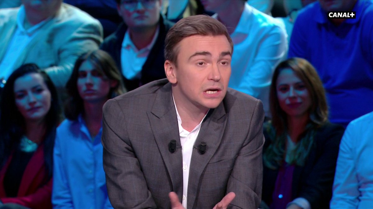 "Qu'Hakimi ne soit pas dans le Top 3 du Ballon d'Or, on est pas loin du scandale" 😳 Bertrand Latour ne comprend pas l'absence du latéral du PSG de podium au #BallonDor 👀