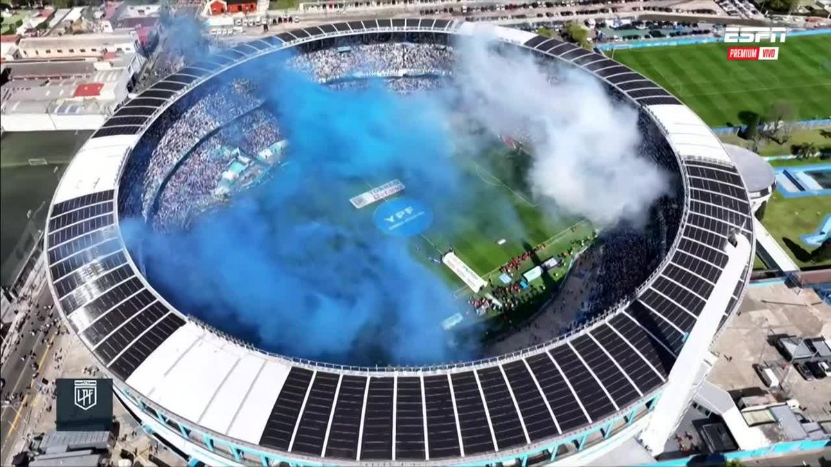 🇦🇷 EL RECIBIMIENTO PARA EL PARTIDO ENTRE RACING CLUB ANTE INDEPENDIENTE. 🏟️ QUE AMBIENTE QUE TENEMOS.