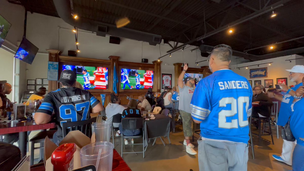 When you can’t be at Ford Field, you watch with a bunch of other Lions fans here in the Atlanta area! 💙 #OnePride
