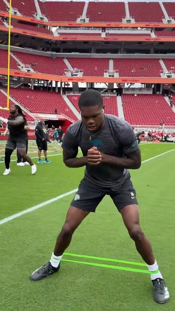 Travis Hunter getting ready for his 4th NFL game 🤩 JAXvsSF -- 4:05pm ET on FOX/FOX One